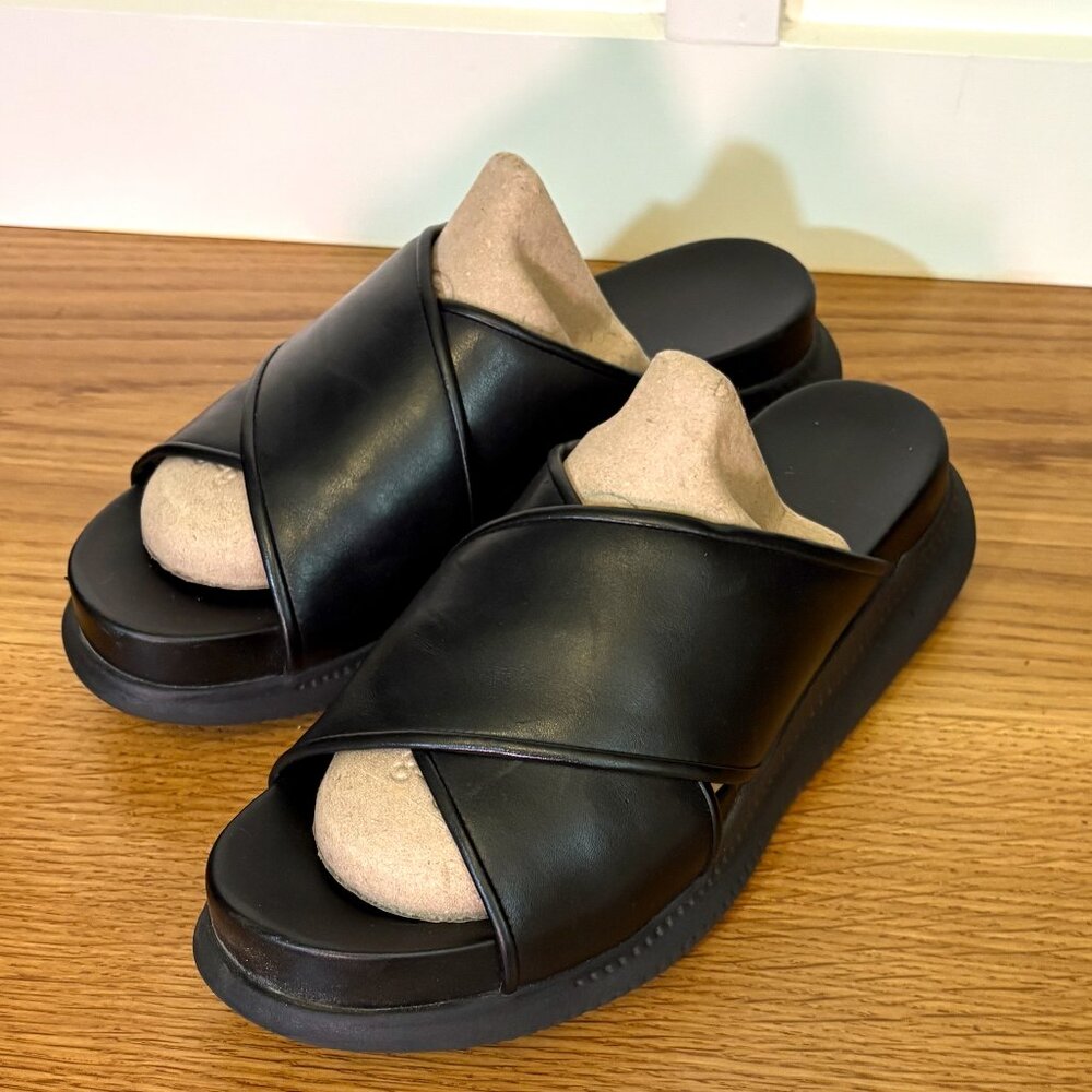 Cole Haan Zerogrand Criss Cross Sandals size 8.5